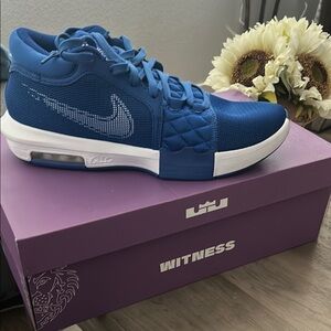 BRAND NEW Nike LeBron Witness VIII Men BASKETBALL shoe